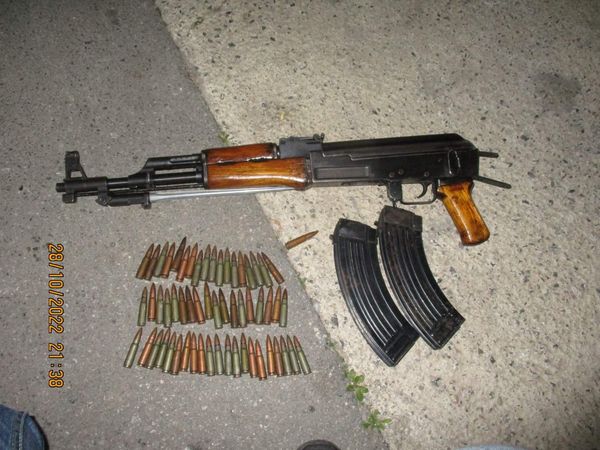Sekuestrohen nëntë armë zjarri dhe dy thika në  rajonin e Prishtinës (Foto)