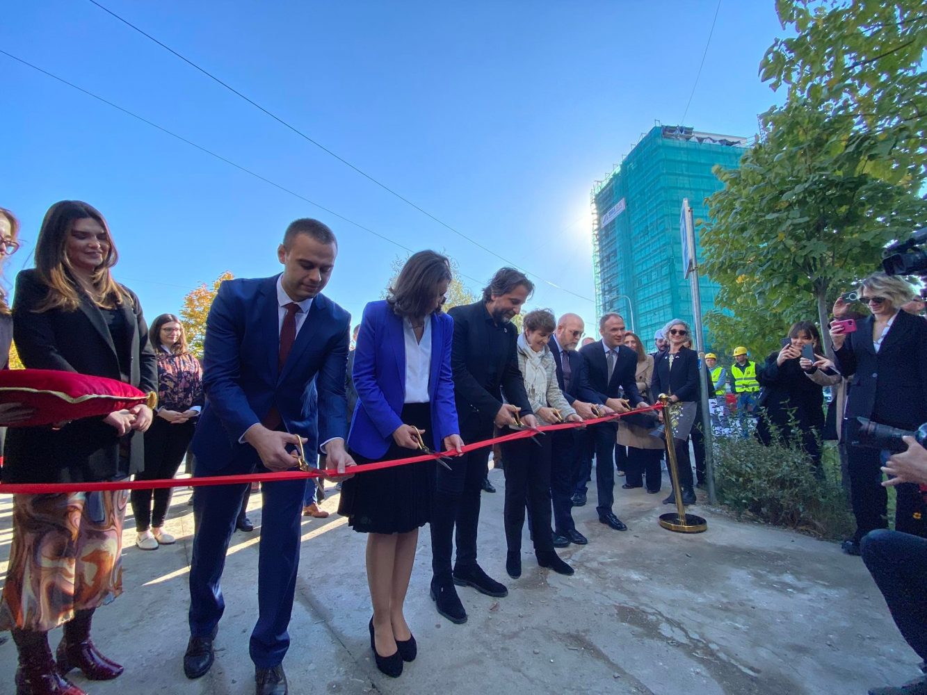 Përurohet renovimi i soliterave – kryeshefja e MMC-së thotë se bashkëpunimi më Kosovën do të vazhdojë