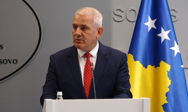 Sveçla për vizat: Brenda këtij viti do të ketë vendime pozitive, nuk është koha për festë