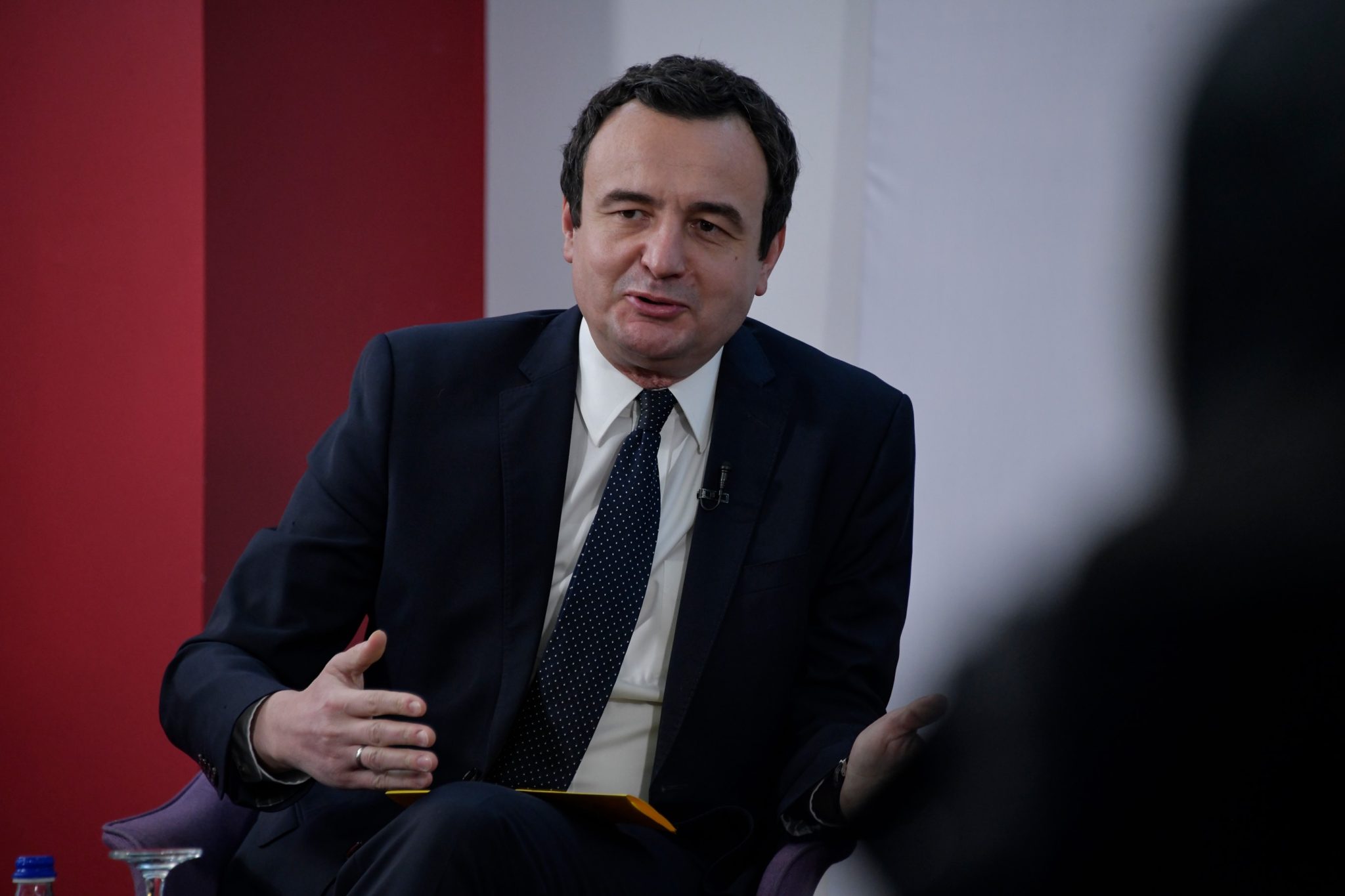 “Zero transparencë”, Kurti përgjigjet: Dialogu nuk ka qenë kurrë më transparent