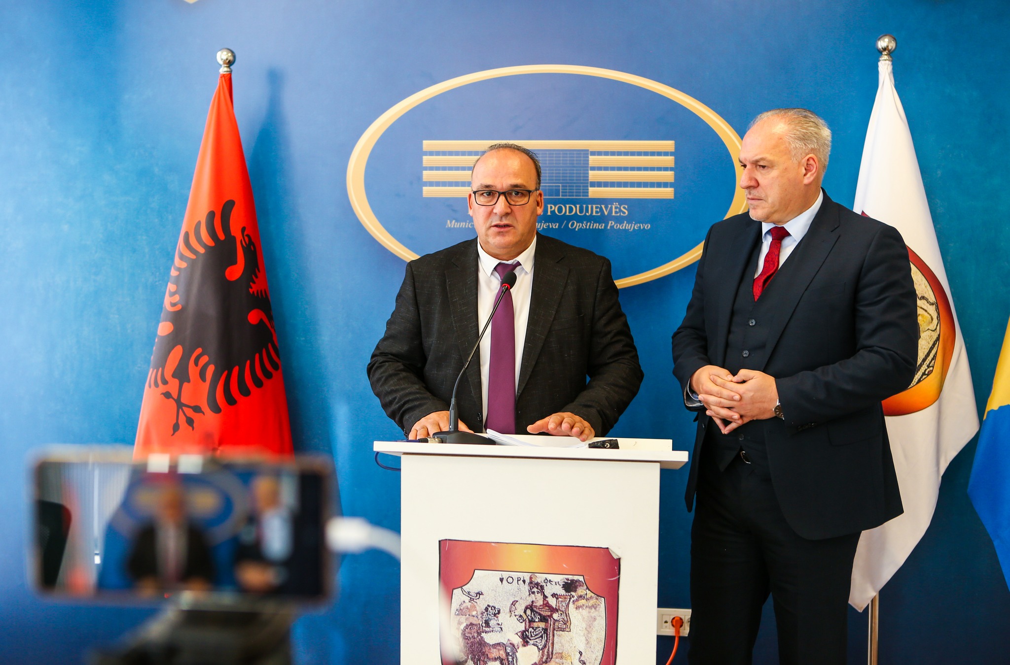 Bulliqi priti në takim ministrin e Zhvillimit Rajonal, Fikrim Damka