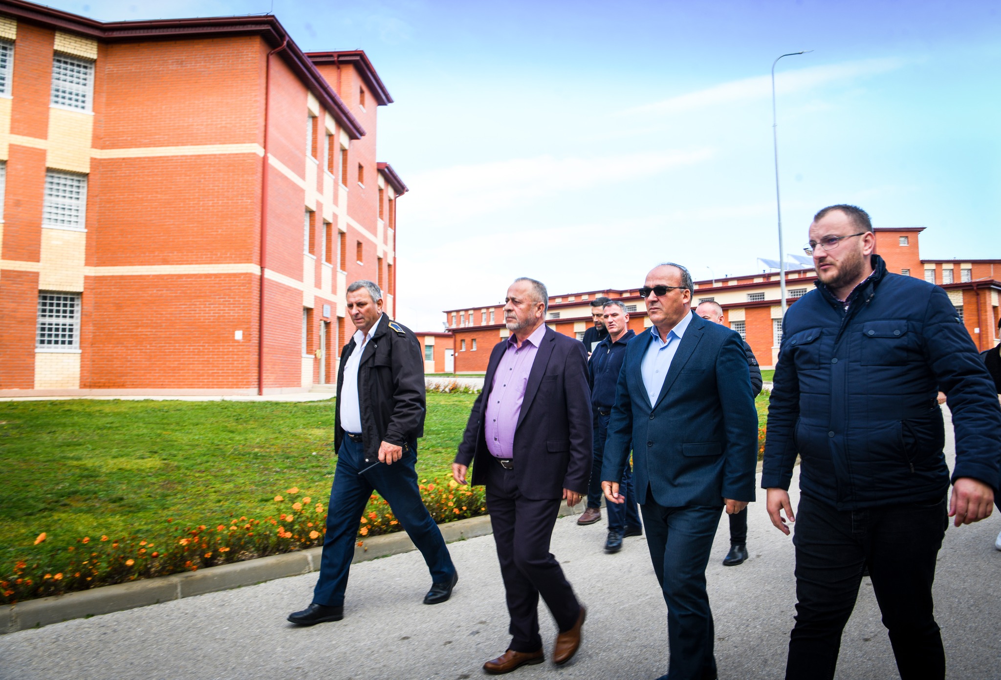 Bulliqi e viziton burgun e Sigurisë së Lartë në fshatin Dyz