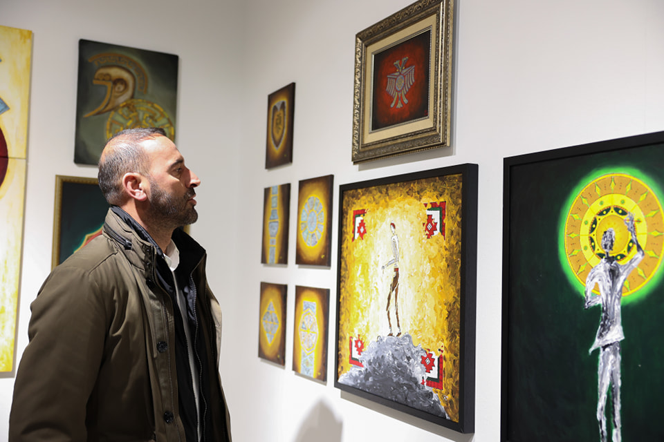 Ekspozita e Rexhës/ Haradinaj: Shpresoj që 10-shi i UÇK-së të festojë shpejt i lirë e bashkë me popullin shqiptar