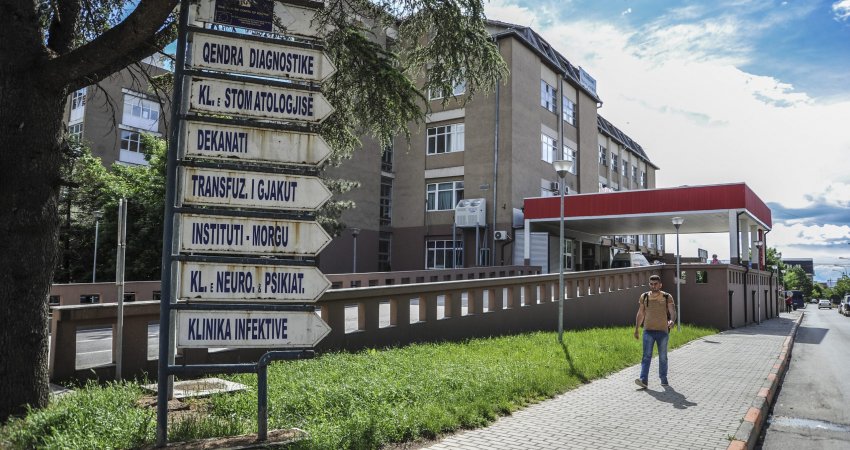 Klinika e ORL-së në QKUK në prag të mbylljes, edhe tre mjekë e lëshuan punën