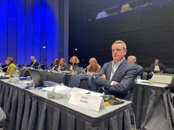 Kuvendi i Kosovës për herë të parë përfaqësohet në Komitetin e Përhershëm të APKE-së