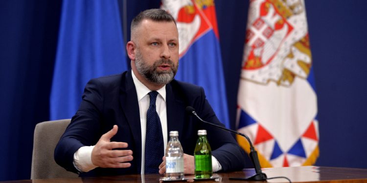 Jevtiq paralajmëron largimin e serbëve të jugut nga institucionet