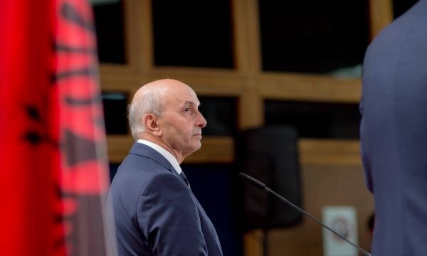 Mustafa: S’do të thosha që Qeveria Kurti është e pakorruptuar