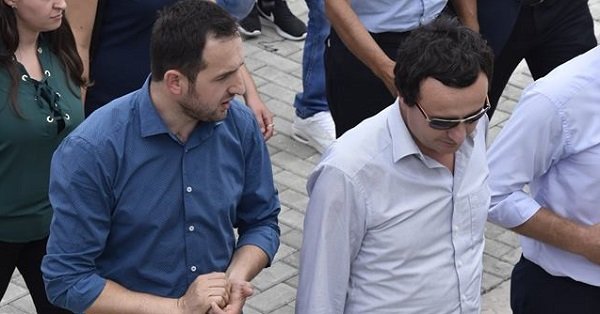 Largimi nga pozita e koordinatorit të Degës, a po i çon deputeti Korenica ‘selam’ Kurtit