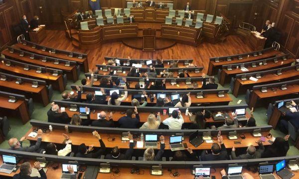 Çfarë ndodh nëse nuk miratohet buxheti sot?