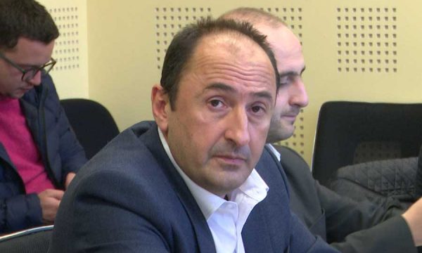 Besian Mustafa i LDK-së përplaset me Liburn Aliun për buxhetin e rrugës Prishtinë-Podujevë