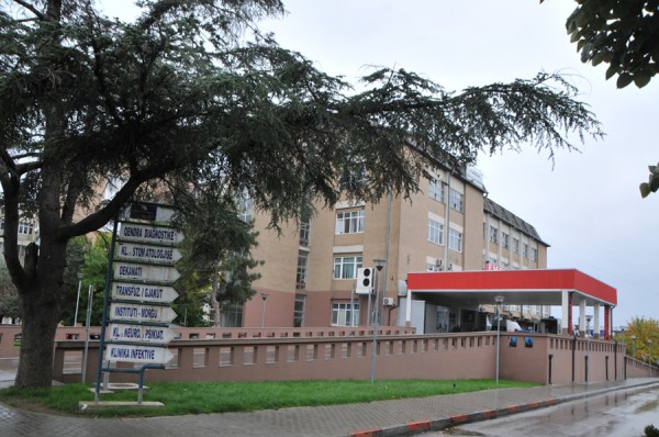 Vdes punëtori në QKUK, ishte lënduar para disa jave në vendin e punës