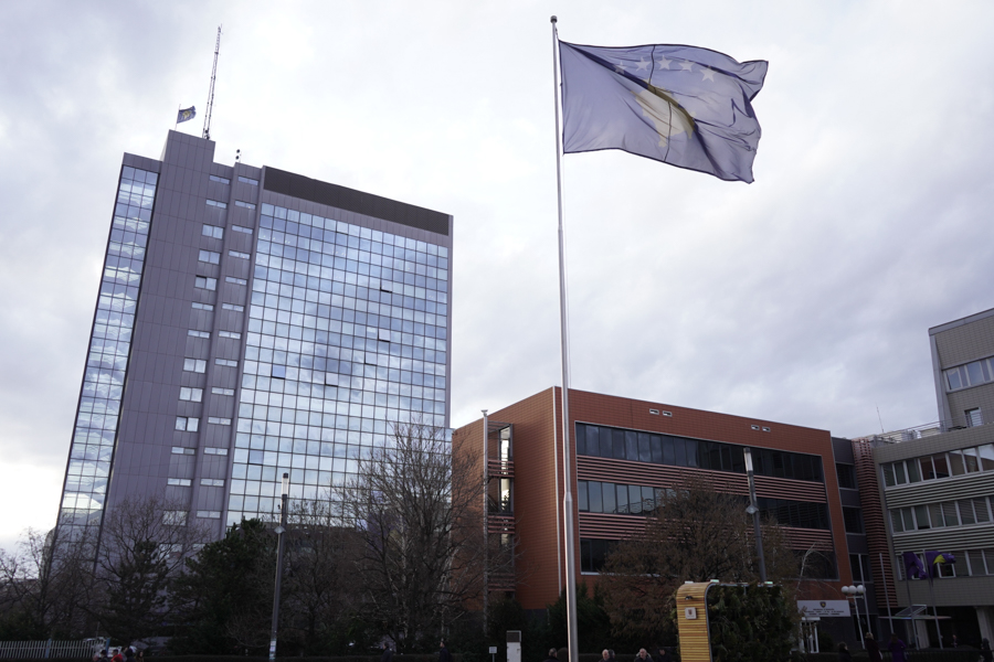 Qeverisje me ushtrues detyre | Kosova pa kryeprokuror, pa drejtor policie, pa rektor, pa ministër shëndetësie…