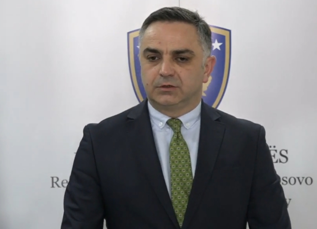 Tahiri për targat: Menaxhimi i Kurtit i dha goditje Kosovës