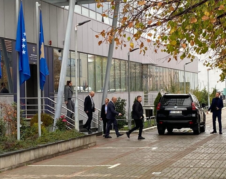 Ramush Haradinaj lë i pari takimin e thirrur nga Kurti