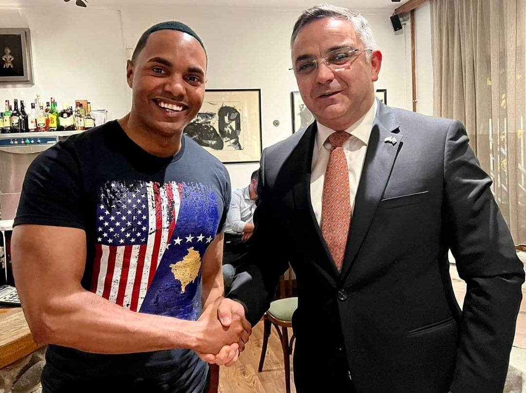 Besnik Tahiri takon Kongresmenin Ritchie Torres