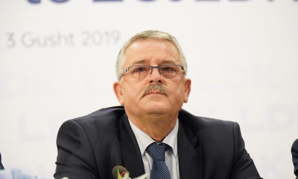 Agim Veliu: Kthimi në punë i serbëve të veriut, është diskutuar në Bruksel kur u arrit marrëveshja për targat