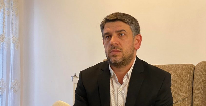 Maloku thotë se marrëveshja nuk qartëson çfarë ndodh me targat në veri, pas skadimit të afatit