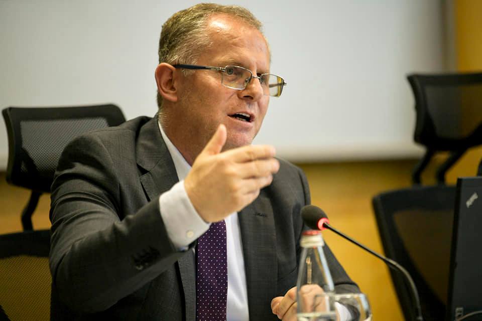 S’ka marrëveshje për targat, konfirmohet nga Bislimi