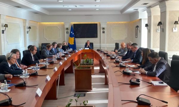 Deputetët takohen me ambasadorët e shteteve anëtare të KE-së