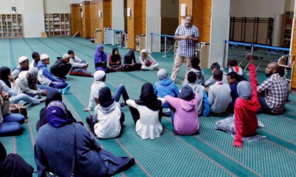 Suedia ndalon shkollat islame