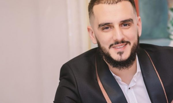 “Nanën po ta rrahim veç që ka mbet pa ty”, Gold Ag tregon emrin e djalit dëshmor të të moshuarës që u rrah sot