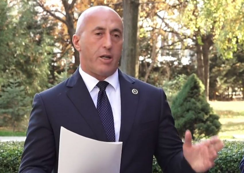 Haradinaj në konferencë të jashtëzakonshme me kërkesë për Kurtin: Dëgjoje Amerikën për targat