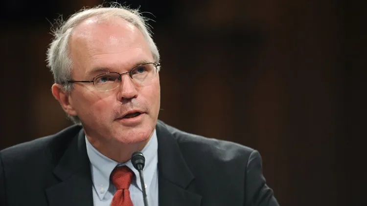 Hill: Po merremi me targat, por kjo nuk i zgjidh çështjet thelbësore