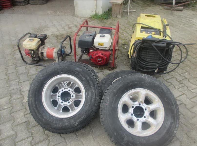 Vodhën gjësende të ndryshme dhe i shitën ato, bien në pranga katër të dyshuar në Deçan