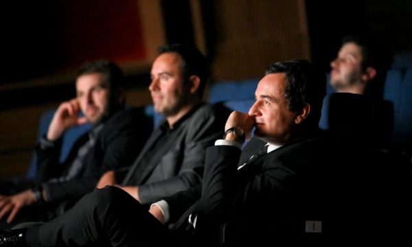 Washingtoni dhe Brukseli ndëshkuan Kosovën kur pushteti priste sanksione ndaj Serbisë