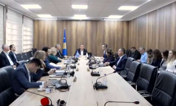 KGJK-ja miraton listën me shërbime esenciale: Do të zbatohet derisa Qeveria nuk e shfuqizon vendimin