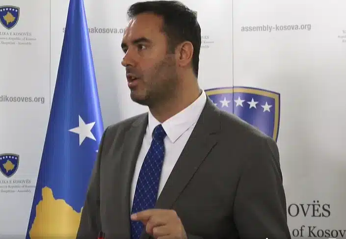 Konjufca: Nuk jemi në krizë kushtetuese, Vuçiqi s’mund ta qojë Kosovën në zgjedhje
