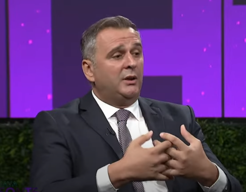 Bajqinovci i drejtohet Abdixhikut: As deputetët e VV-së nuk e dinë planin e Kurtit për veriun