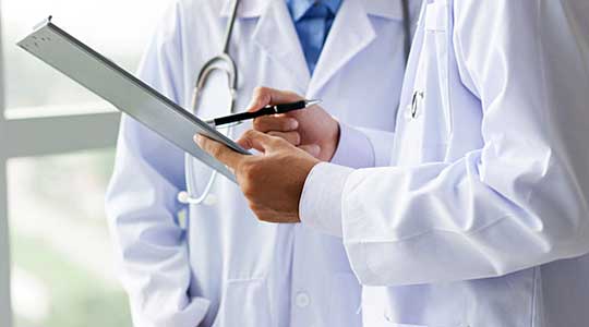 Po i bënin presion të vazhdueshëm, kirurgu i njohur jep dorëheqje nga QKUK