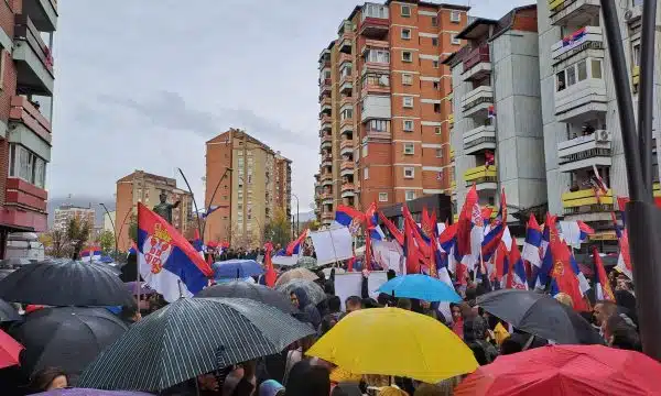Lista Serbe sot nxjerr në protestë të gjitha gratë dhe nënat serbe që jetojnë në Kosovë