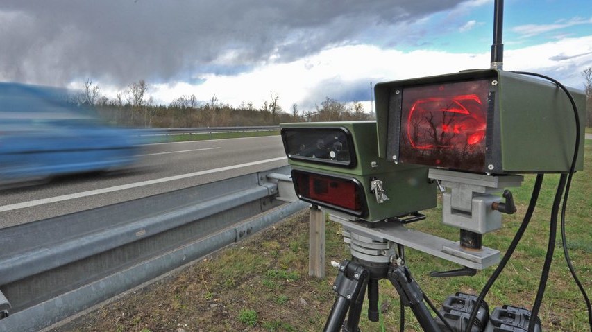 Mërgimtari u bën thirrje mërgimtarëve, vozisni ngadalë ka radar në Nish