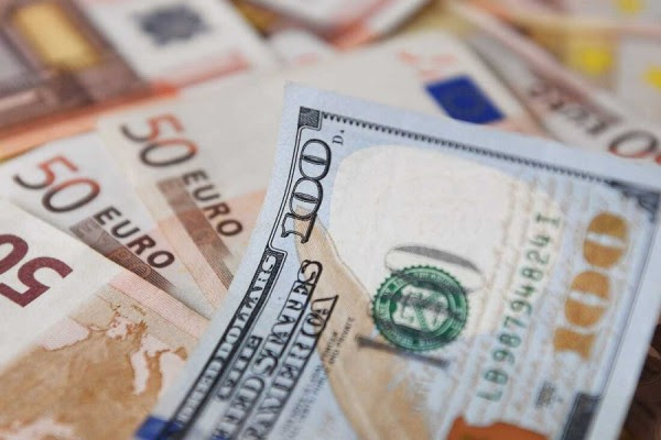 Euro u barazua me dollarin