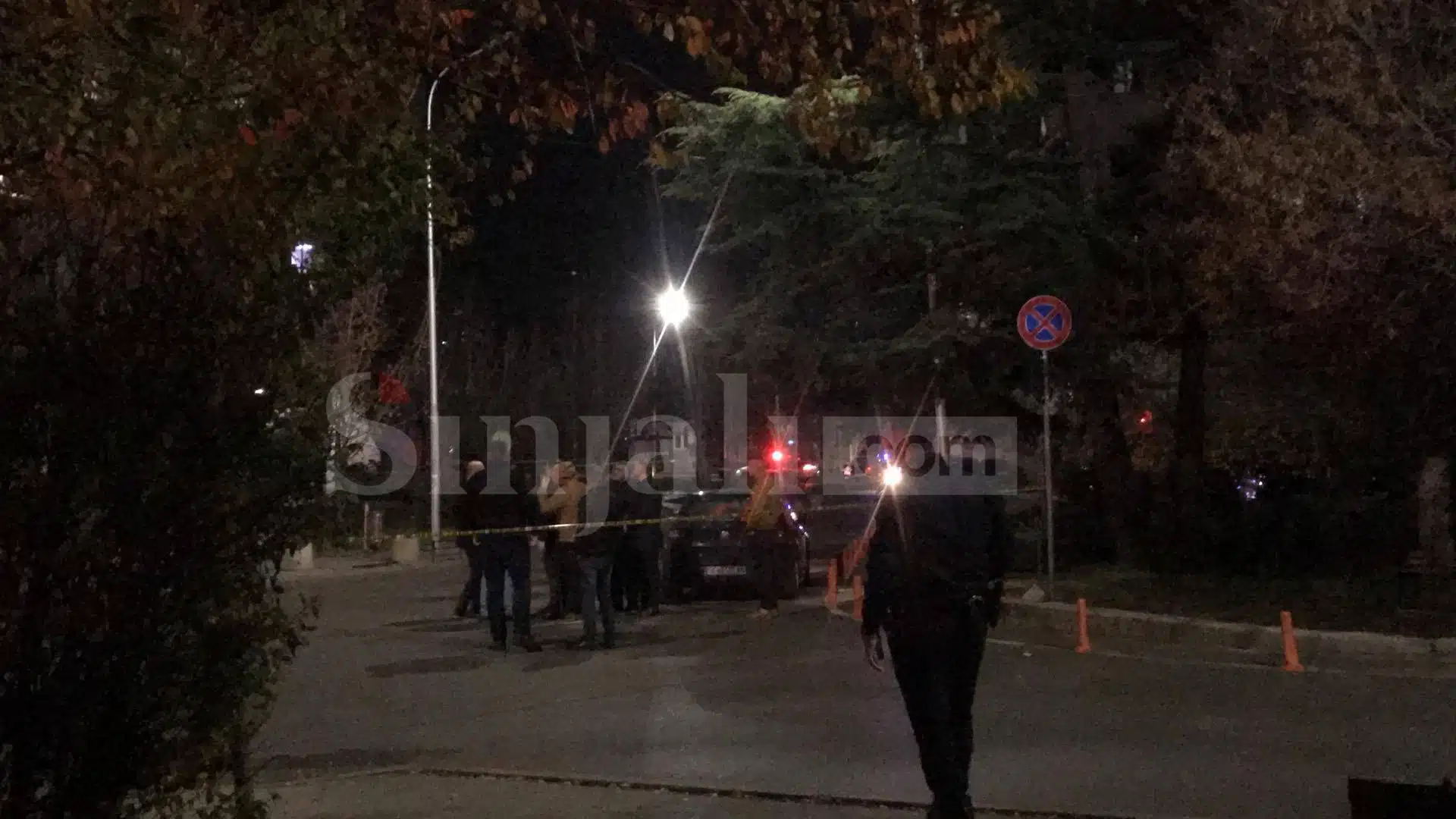 Këto janë targat e veturës me të cilin iku i dyshuari për vrasjen e ish-bashkëshortes te Gjinekologjia