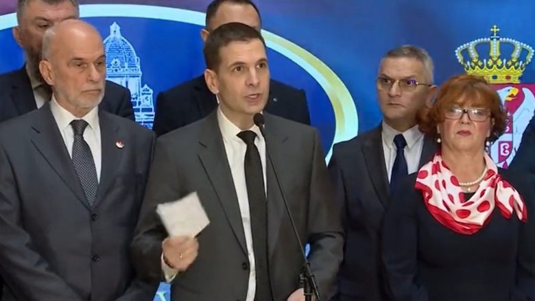 “Për sa para do të flinit me të gjithë ne”| Deputeti serb i shtron pyetje skandaloze gazetares