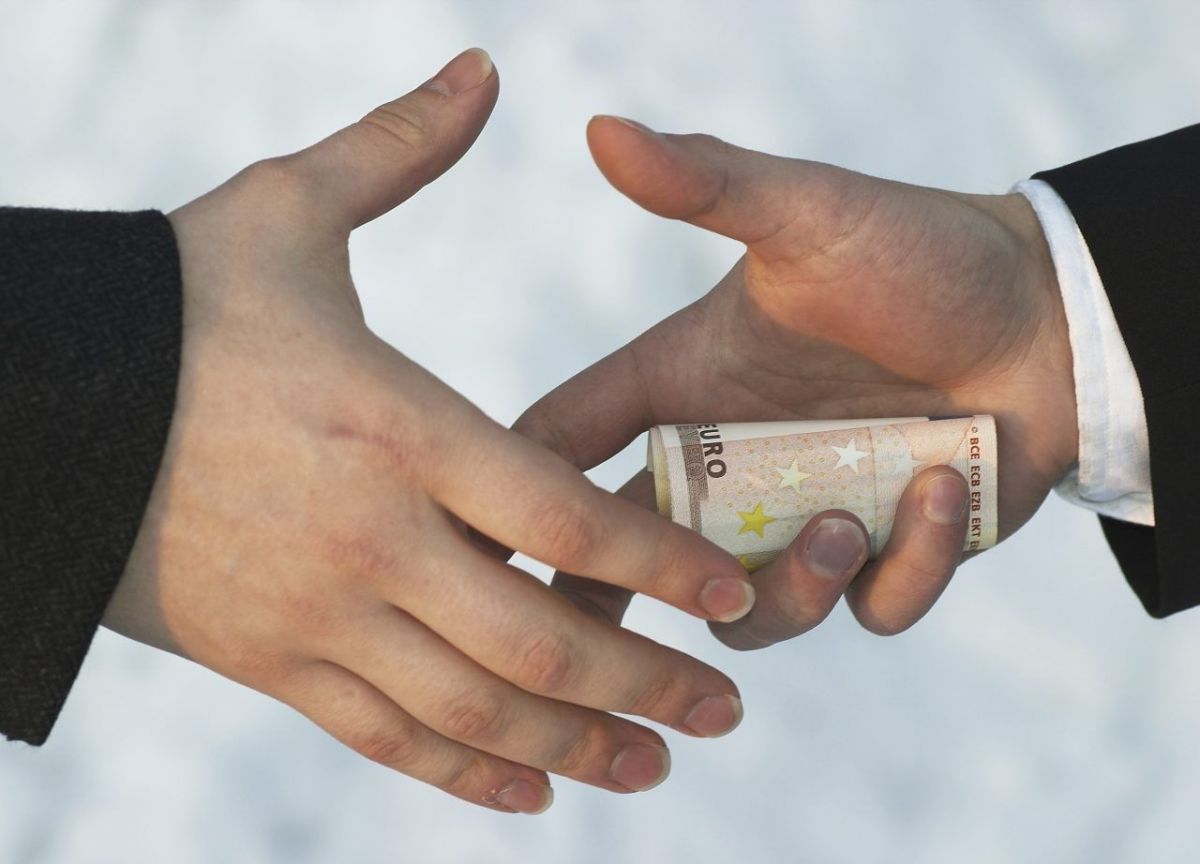 Ekspertja e sigurisë: Korrupsioni lulëzon në vendet me institucione të dobëta