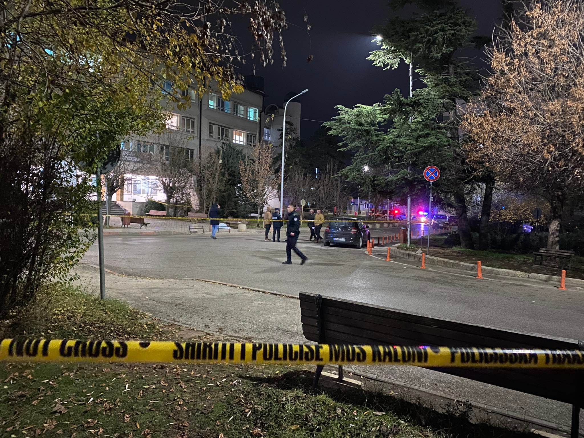 Shërbimi Spitalor në heshtje, askush nuk tregon se a u tentua të shpëtohej foshnja që pritej të lindte nga 35 vjeçarja