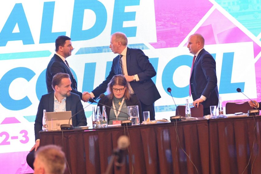 PDK bëhet anëtare e ALDE, grupit më të madh të partive liberale të Evropës