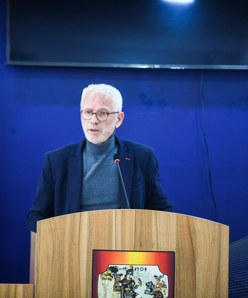 Çunaku: Mos bashkpunimi i Komunës me mediumin lokal, ndërhyrje nga sistemi i brendshëm