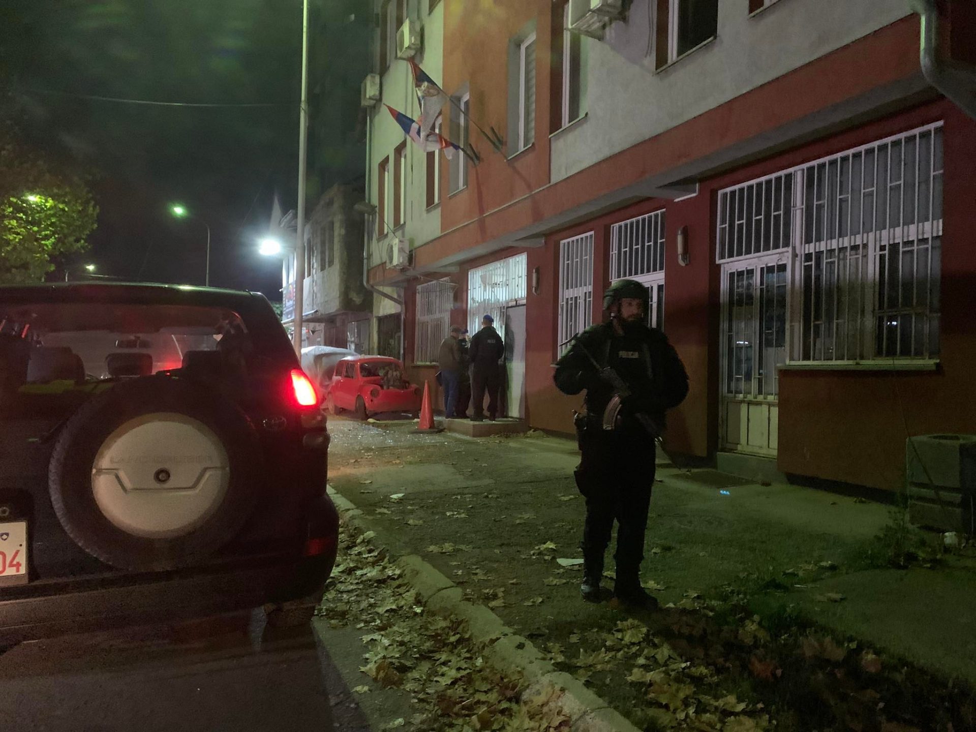 Sveçla: Kriminelët që hodhën “shock bomba” janë ish-pjesëtarë të Policisë së Kosovës