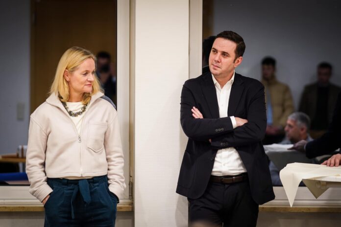 Abdixhiku dhe Von Cramon bashkëbisedojnë me shqiptarët profesionistë në Hamburg