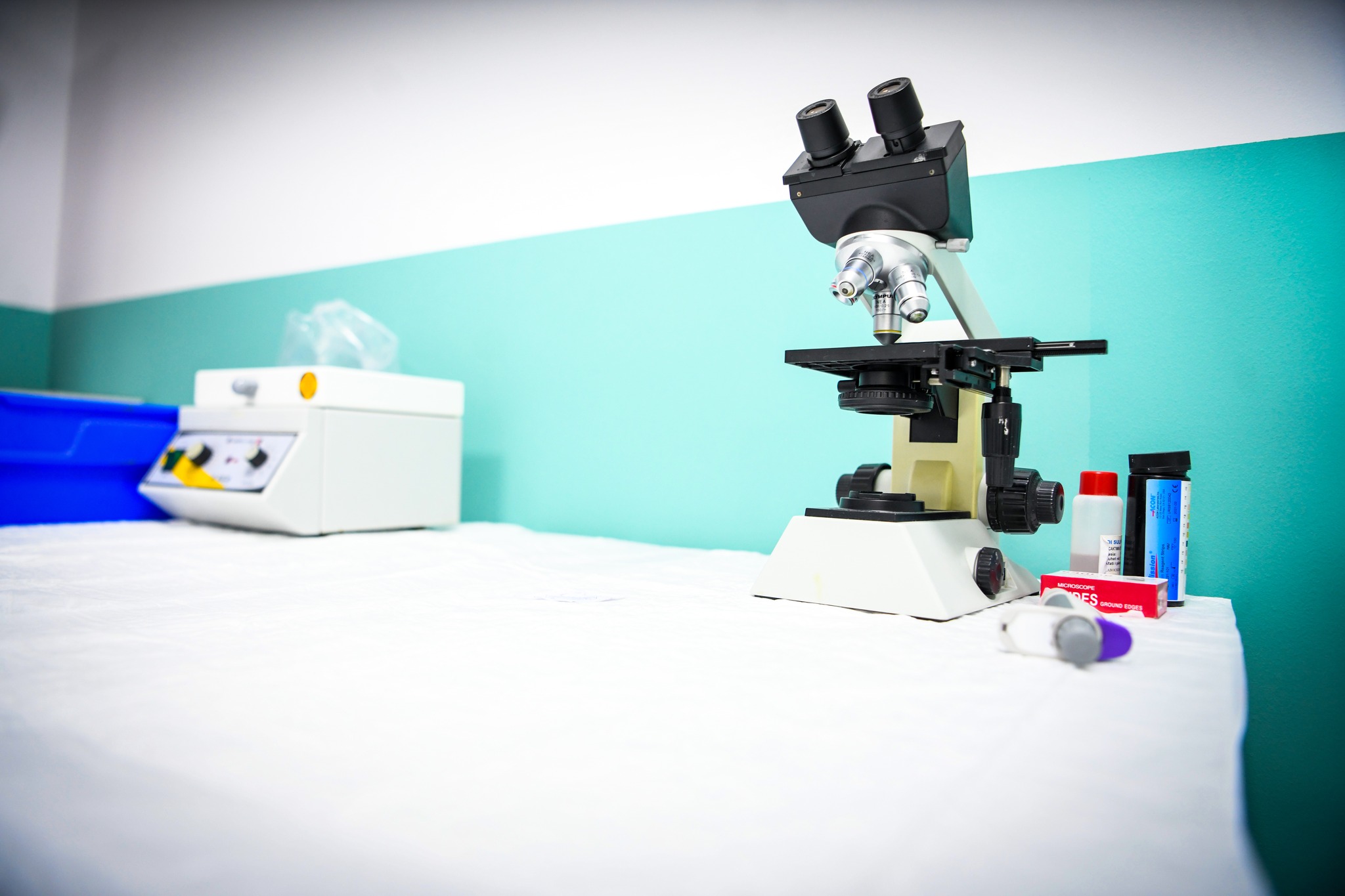 Podujevë: Nga sot analizat biokimike edhe në QMF-në e Lluzhanit