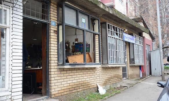 Thyerja e xhamave të disa lokaleve në Veri, deklarohet Policia e Kosovës