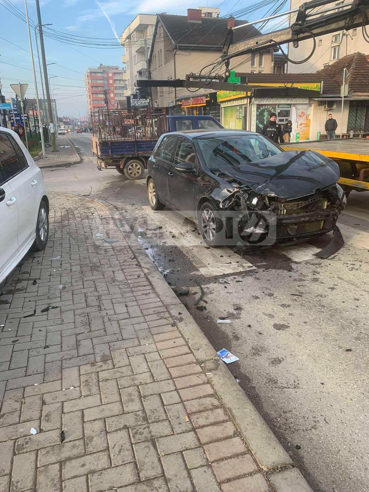 Aksident trafiku në qendër të qytetit të Podujevës (Foto)