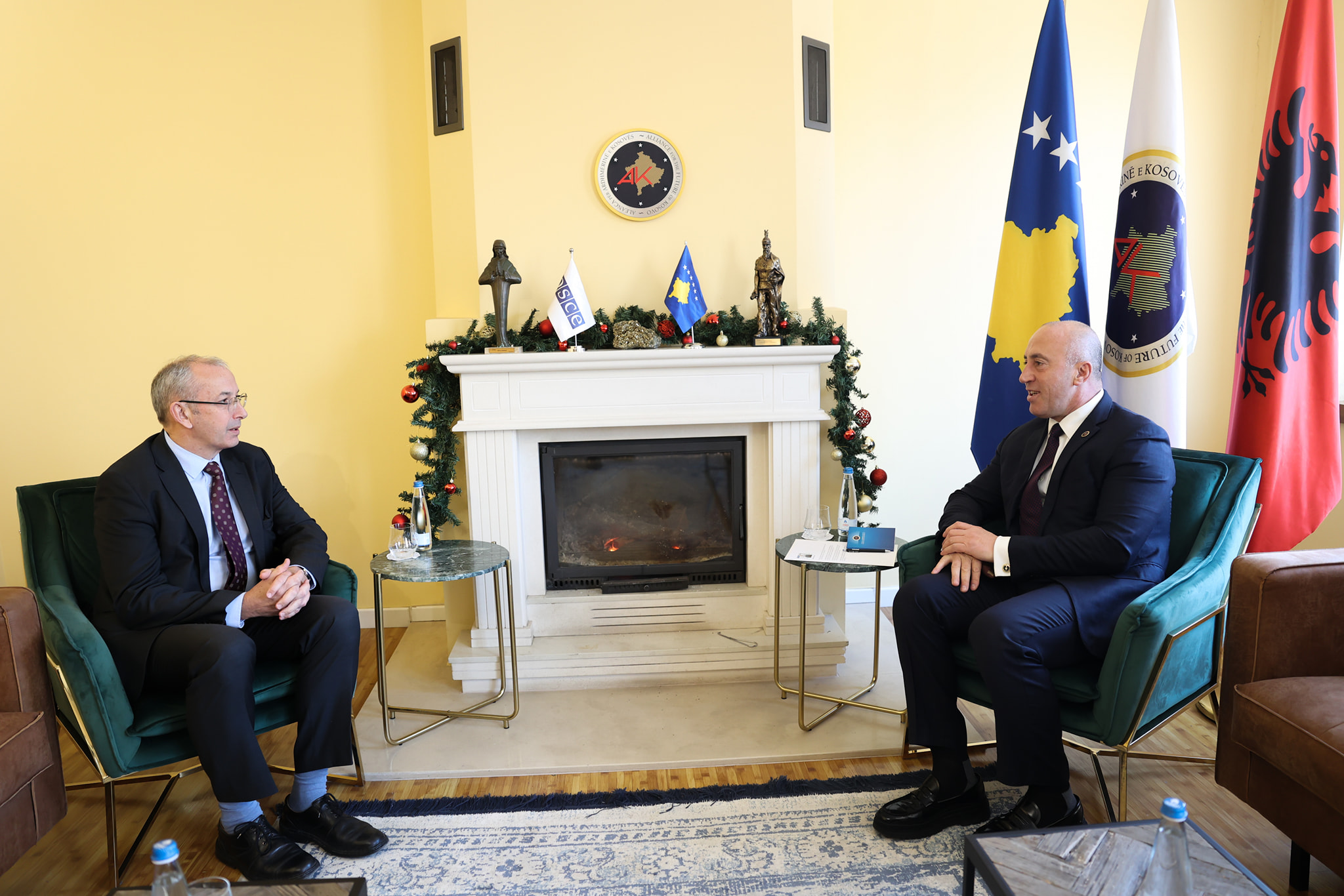 Haradinaj takon Ambasadorin Davenport: OSBE ka luajtur rol të rëndësishëm për zhvillimin e Kosovës
