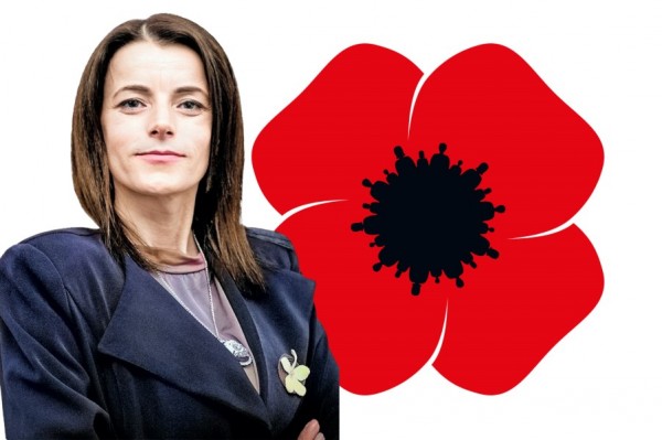 Vasfije Krasniqi kërkon që lulëkuqja me katër petale të bëhet simbol unik i përkujtimit të gjenocidit në Kosovë