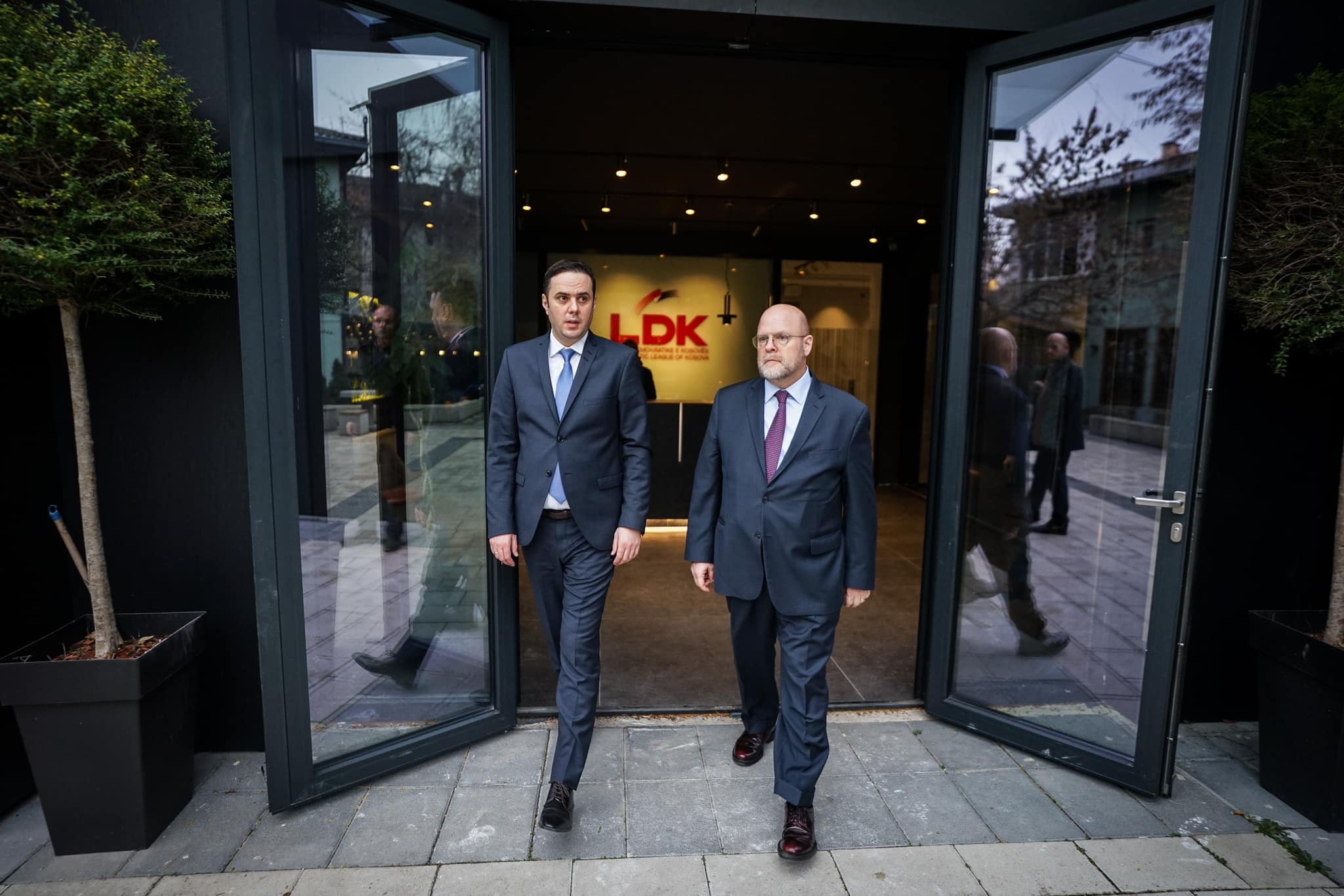 Ambasadori amerikan në takim me Abdixhikun e LDK-së